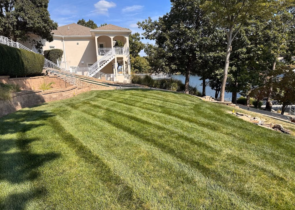 Seasonal Lawn Care Services for Waterfront and Vacation Homes in Lake of the Ozarks